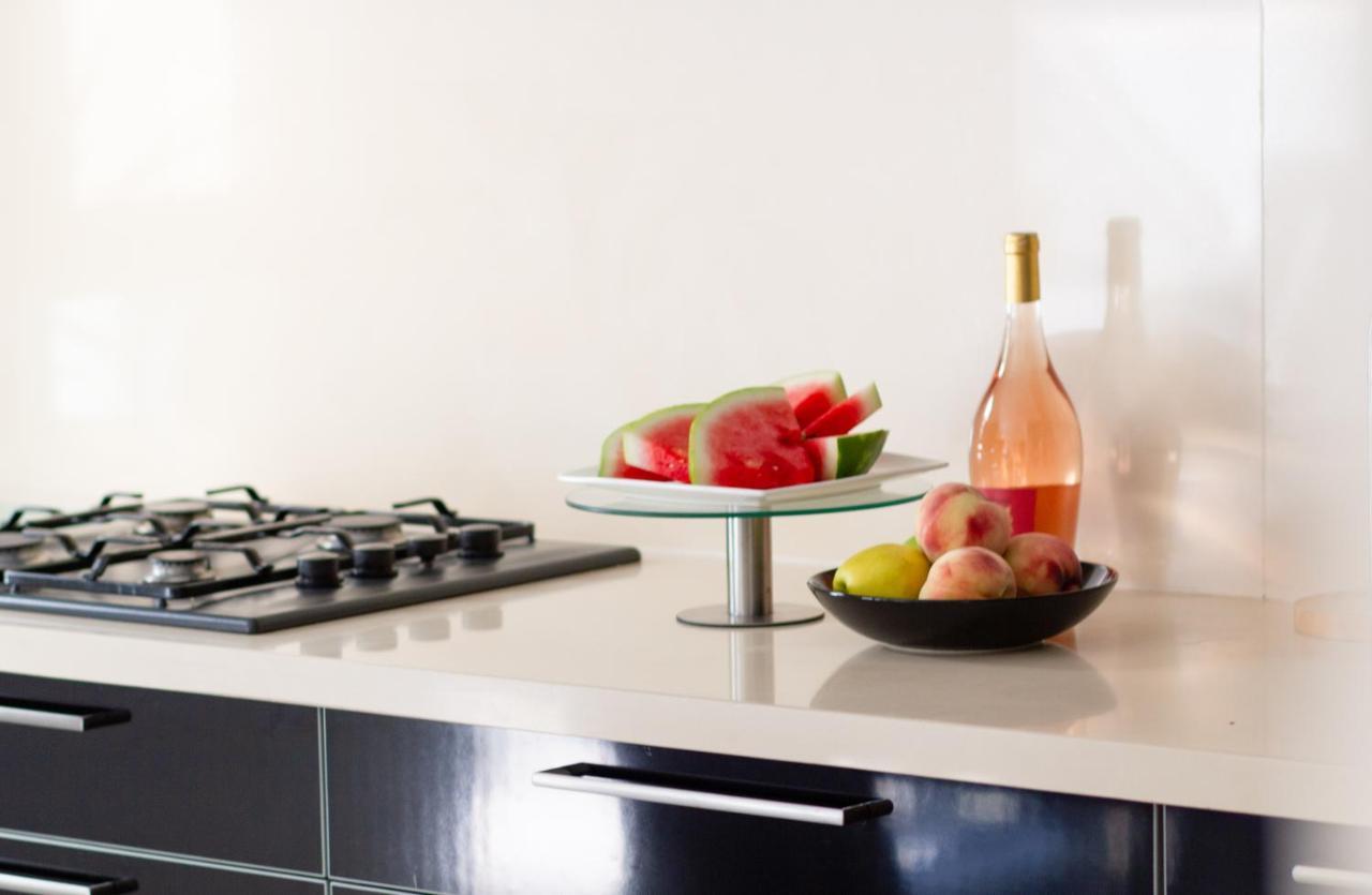 Lovely Beach Side 2bdr Apt With Spacious Terrace!